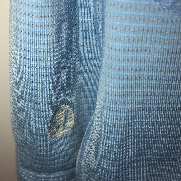 Lulu workout top. Great color. Perfect! - Picture 4 of 5